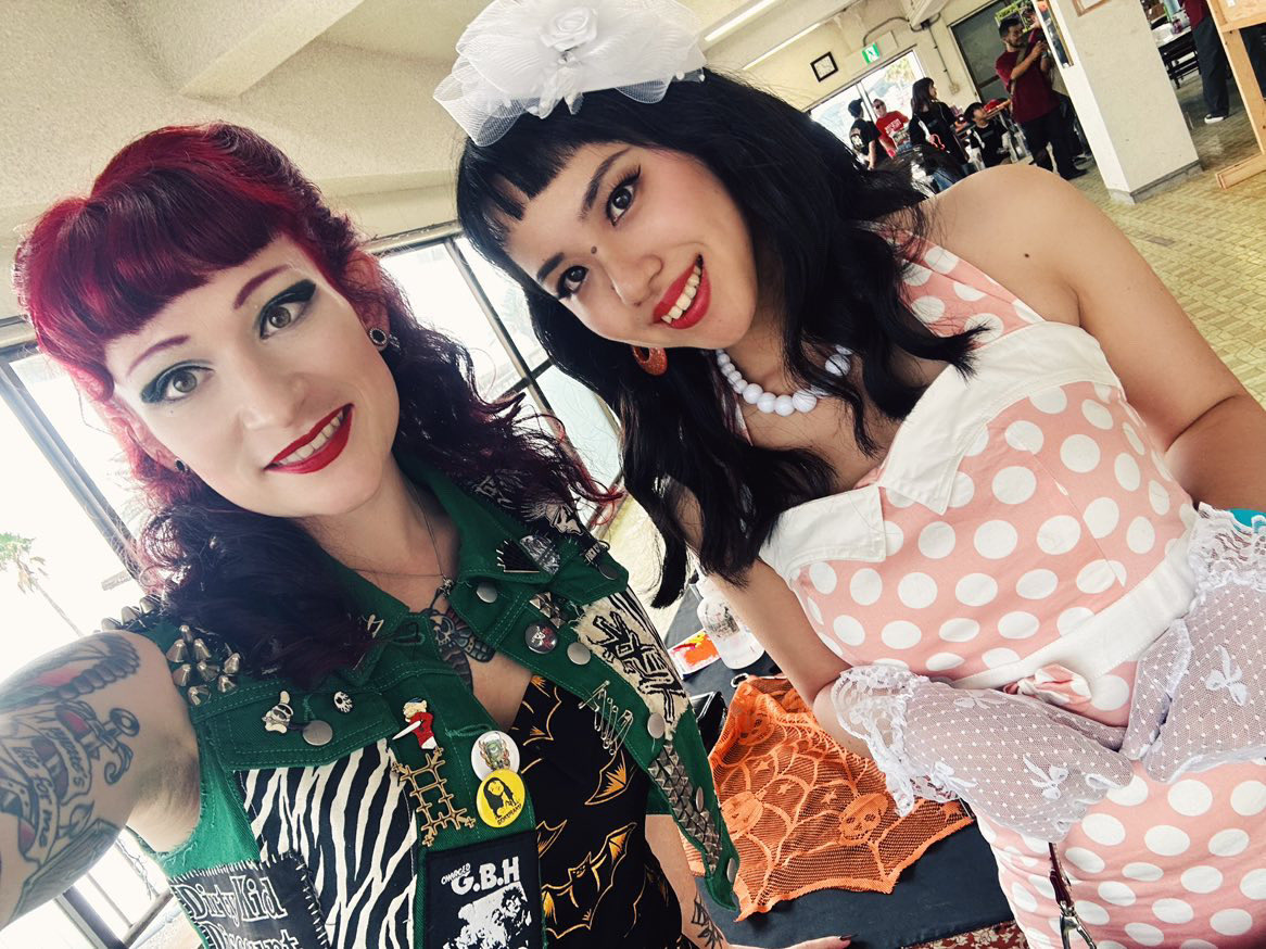 昨日はLittl US Meetingで出店してきました✨
いろいろなpinup girlと写真撮れたりばっちりお買い物したり車の写真撮ったりして出店以上に動き回っていた気がする笑笑😂
めちゃくちゃ楽しかったー💖💖💖