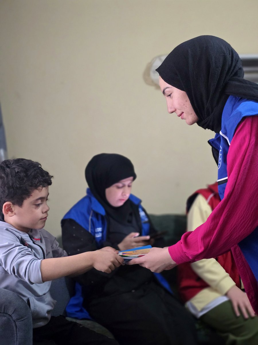 Gönül Köprüleri Kurmaya Devam Ediyoruz! 🏠❤️
​Gençlik Merkezi olarak, gönüllülerimizin ve üyelerimizin, aileleriyle bir araya gelmeye ve sıcacık sohbetlerine ortak olmaya devam ediyoruz 🙌
#GSBHepYanında #Aile #Ziyaret #Sevgibağı