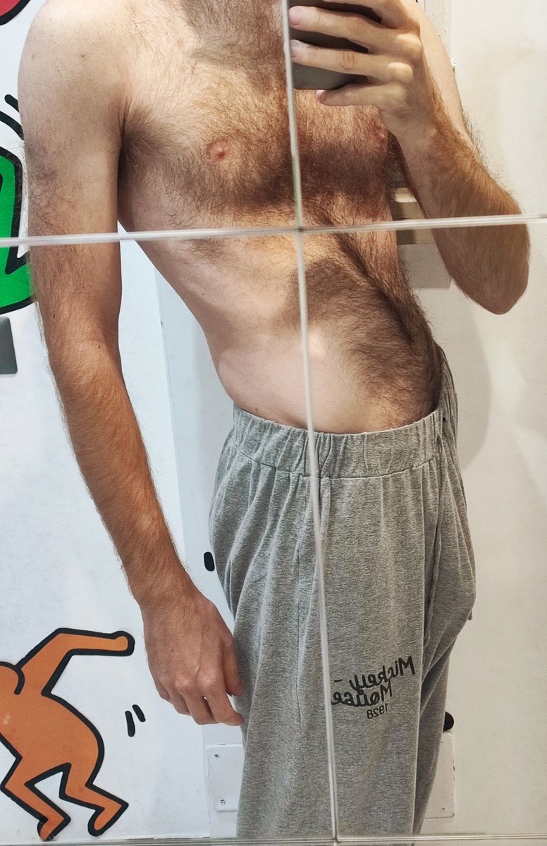 Mickey Mouse.
#gingerboy #redhair #gingerman #grey #skinny in #workprogress 
#bulge