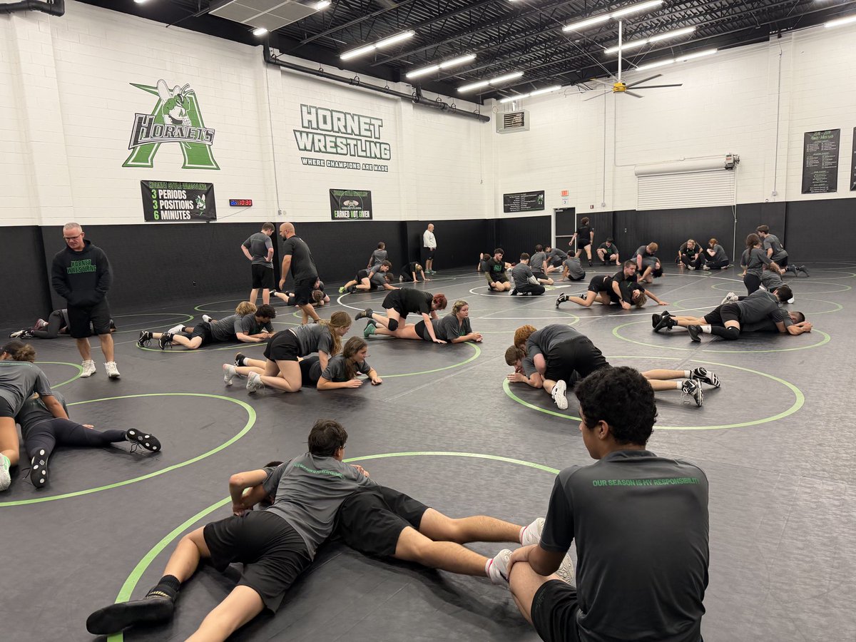 WrestlingAzle's tweet image. Hornet Wrestling kicked off the first AM practice of the 2025-2026 season this morning.
116 days until the State Tournament!

#roadtostate #EARNED #1%better #hornetstylewrestling