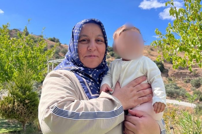 Kanser hastası bir kadını cezaevinde tutmak ne hukuka ne insanlığa sığar.
Ayşe Solak, 3. evre meme kanseri olmasına rağmen 18 Ağustos’tan bu yana Aydın E Tipi Cezaevi’nde.
Adaletin görevi, cezalandırmak değil yaşatmak olmalı!
Gram Altın #SONDAKİKA