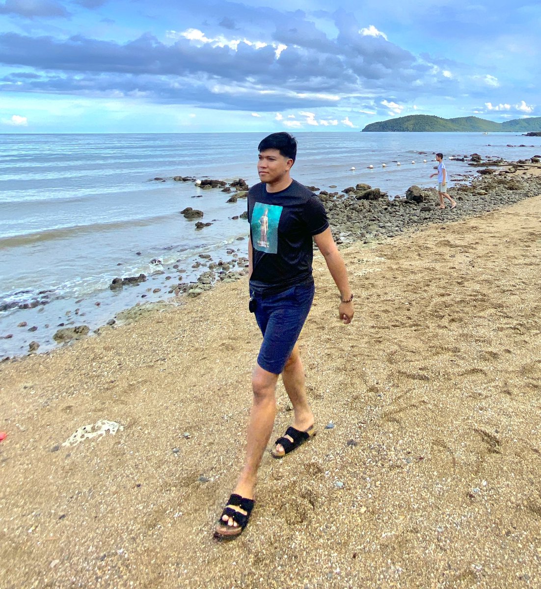 itsMejAyDump tweet media
