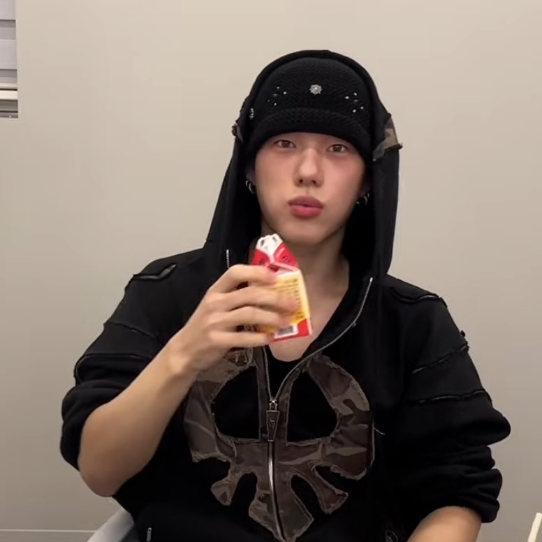 와 입술 진짜 두배됨
