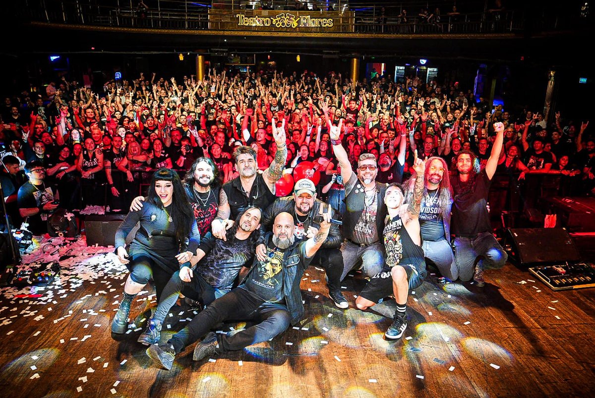 Gracias por explotar el <a href="/TeatroFlores/">Teatro Flores 🎭</a> !!! Nos vamos para México , seguimos girando. Del 29/10 al 11/11.
Que sea Rock!