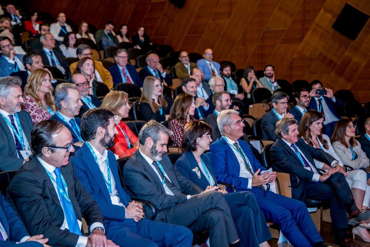 CAudiovisualCV's tweet photo. José María Vidal va assistir fa uns díes a l’acte del 30 aniversari d’ #Autocontrol, entitat referent en la promoció d’una publicitat responsable, veraç i ètica.
El #CACV reafirma el seu compromís amb les bones pràctiques i la protecció del consumidor.
https://t.co/yI0jctwS2c https://t.co/MPEyEickEK