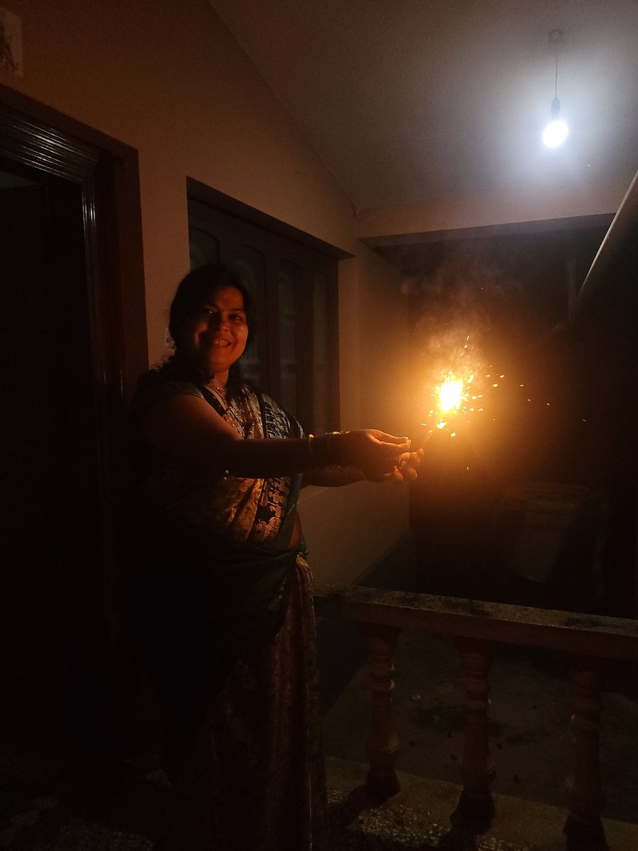 sshastry_c's tweet image. ದೀಪ ಹಚ್ಚಿ ಪಟಾಕಿ ಹೊಡೆದೂ ಅಯ್ತು ಫ್ರೆಂಡ್ಸ್  🥰

#Deepavali2025 #Diwali2025