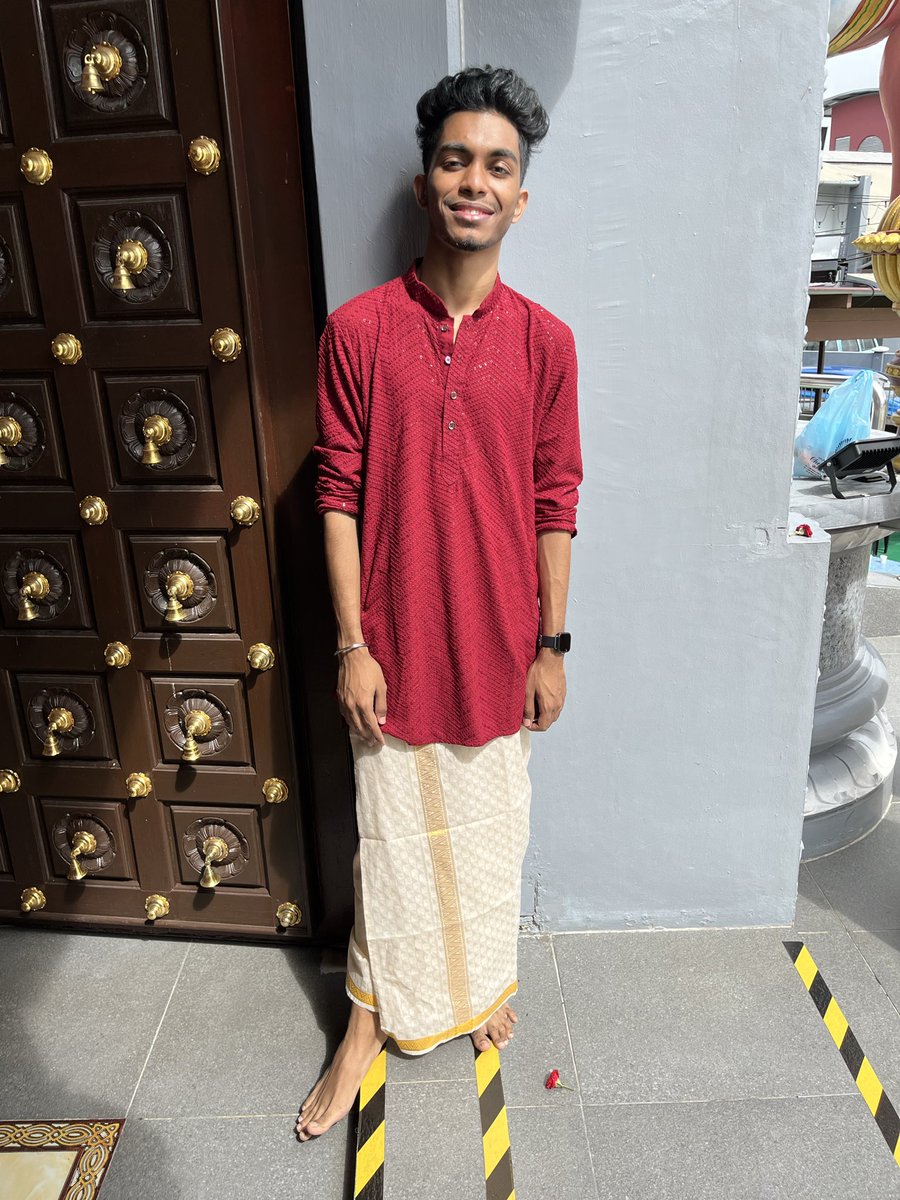 Swarrn17's tweet photo. Happy Deepavali Folks!!!😋❤️ https://t.co/nduCKmpR0N