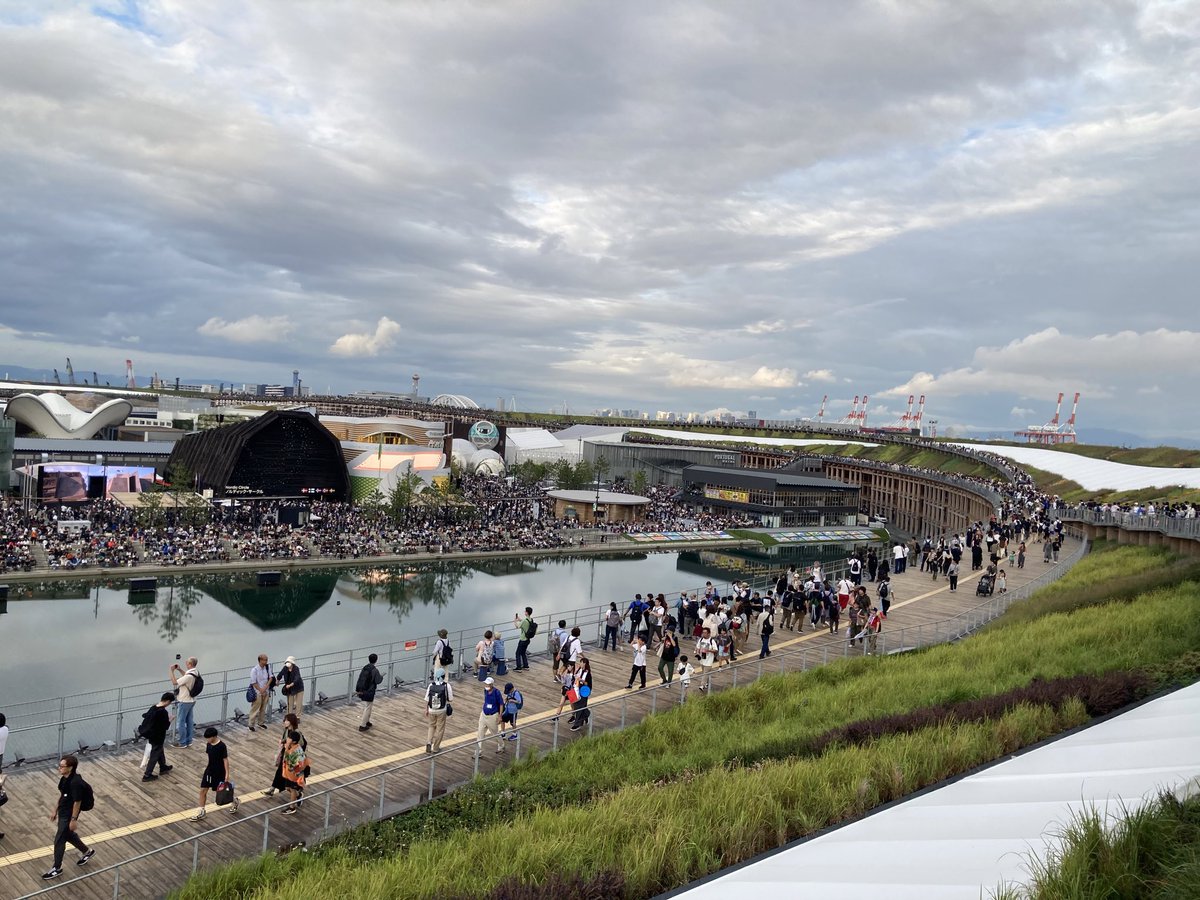 万博は本当に誰もが主人公になれるイベントだった。

どのパビリオンに入り、どのイベントに参加し、どう過ごすか、来場者自身に委ねられてる。

万博での体験を通して感じることは、それぞれの人生経験によって変わってくるから、ひとりひとりに物語が生まれる。

誰にとっても唯一無二の体験となる。