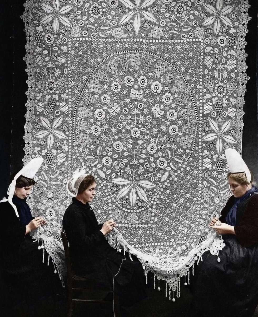 Lacemakers in 1920s Brittany France