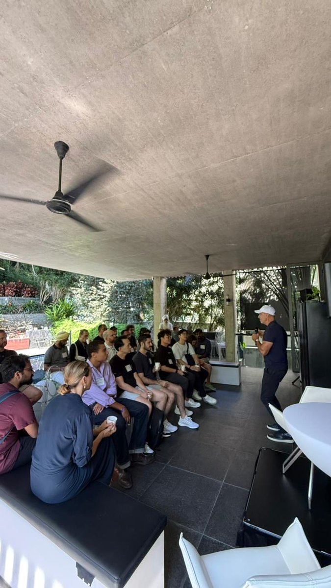 circololife's tweet image. It’s been a minute. ⭕

But we’ve been busy designing experiences that move people. Not just events, but moments that turn into legacy. Let’s catch up.

#CircoloHouse #ExperienceDesign #Web3