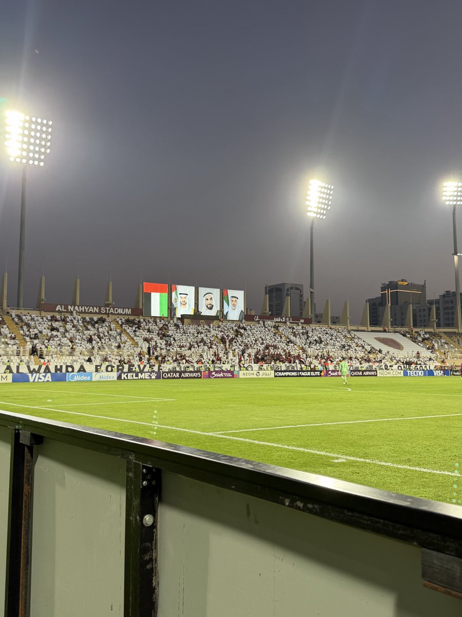 الحضور الجماهيري 
في لقاء  الوحدة ضد الدحيل