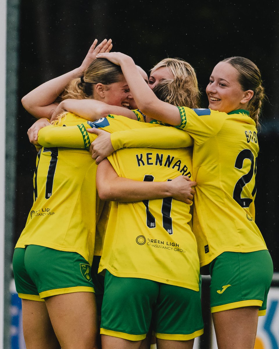 FAWNL's tweet image. Celebration station 🚂

#FAWNL Cup and Plate victories deserve the hype 🎉