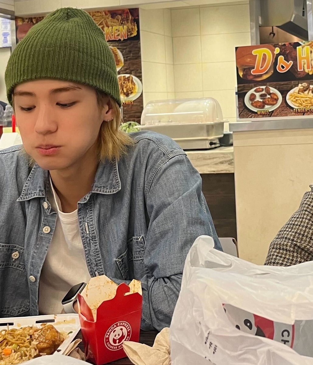 ᴛɪɴʏ tweet media