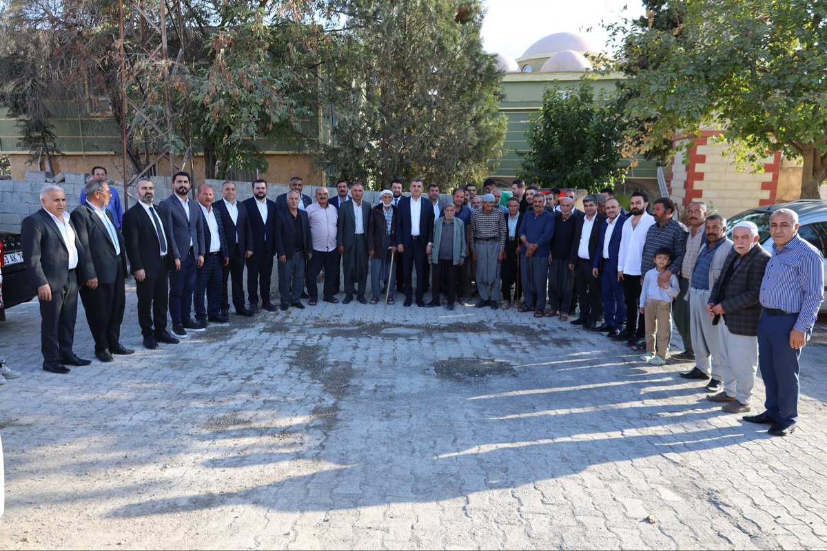 İlk günkü aşkla ve heyecanla gönüller kazanmaya devam ediyoruz.

📍Karaköprü-Kırkpınar Kırsal Mahallesi

Kırkpınar Mahalle Başkanımızın organizasyonunda İl Gençlik Kolları Başkanımız <a href="/furkankucukk_/">Furkan KÜÇÜK</a>, Karaköprü İlçe Başkanımız <a href="/avorhancelik/">Av. Orhan ÇELİK</a>, il-ilçe teşkilatımızla birlikte