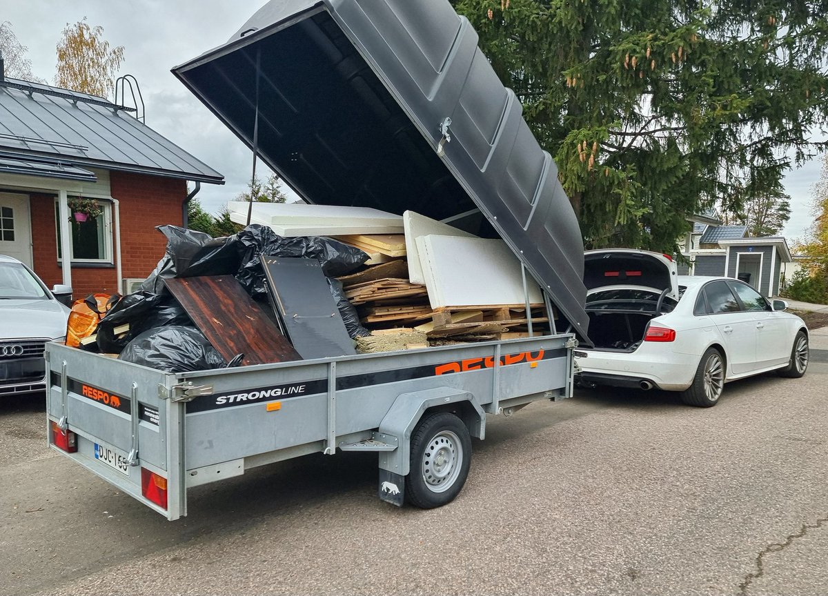 Tänään oli ohjelmassa viikonlopun puhallusprojektin kuona-aineen siirto Kiertokapulaan