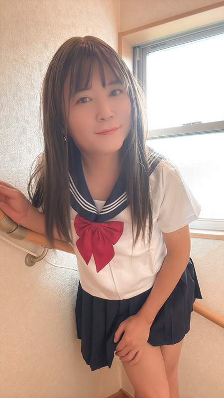 50過ぎの男が女子高生でもいいですか？😹🤭
仮装です😚いや、女装😍