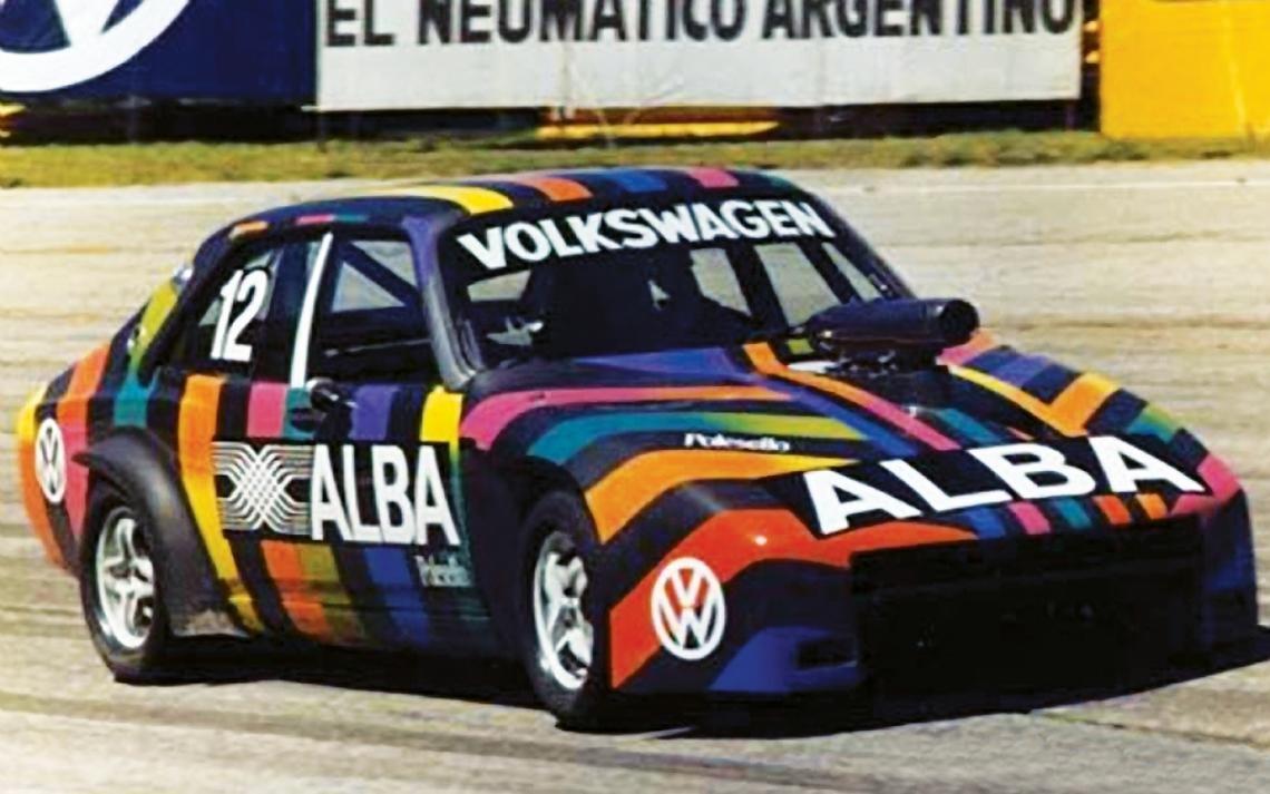 Hablamos mil veces de los icónicos liveries internacionales, que el de Martini, el de Marlboro y el de Gulf. 

Pero, ¿tienen un minuto para apreciar los nacionales? 
El VW1500 de Maldonado es digno de un "art-car", firmado por Rogelio Polesello.