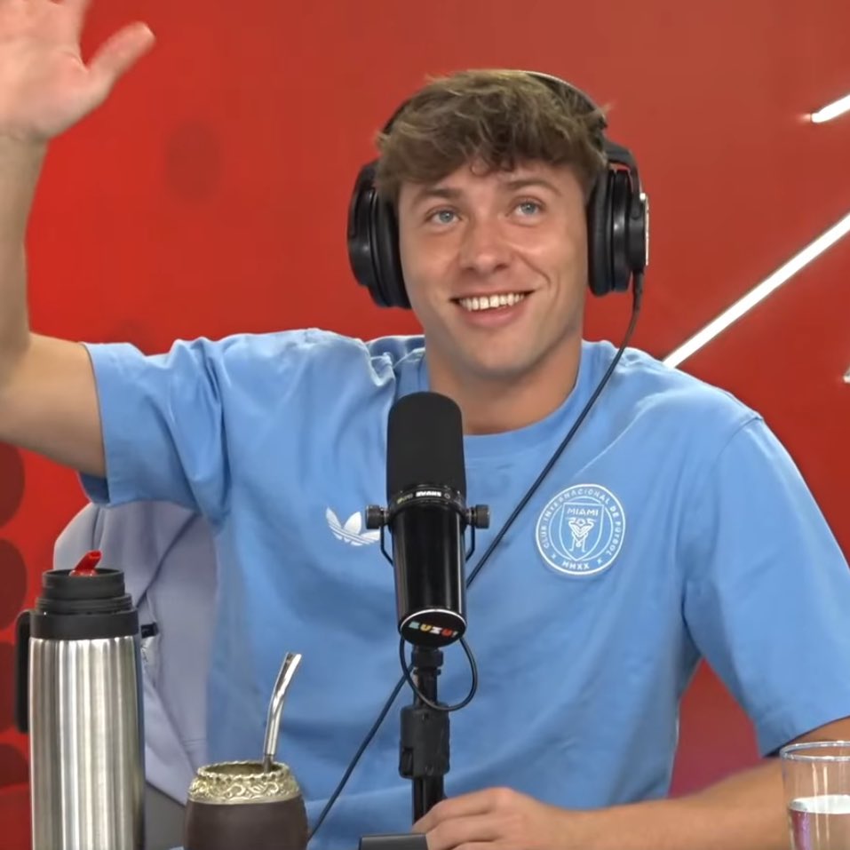 frikifvorita's tweet image. el celeste es su color definitivamente