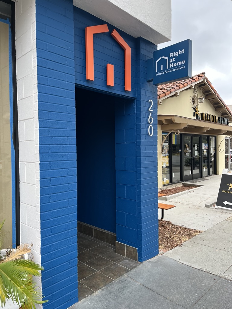Right at Home coaches go onsite to help franchisees further their business goals. Business coach Diane Vitols visited Gulraj Shahpuri and his team in Palo Alto, CA. They discussed employee retention, hiring strategies, and promotional efforts.