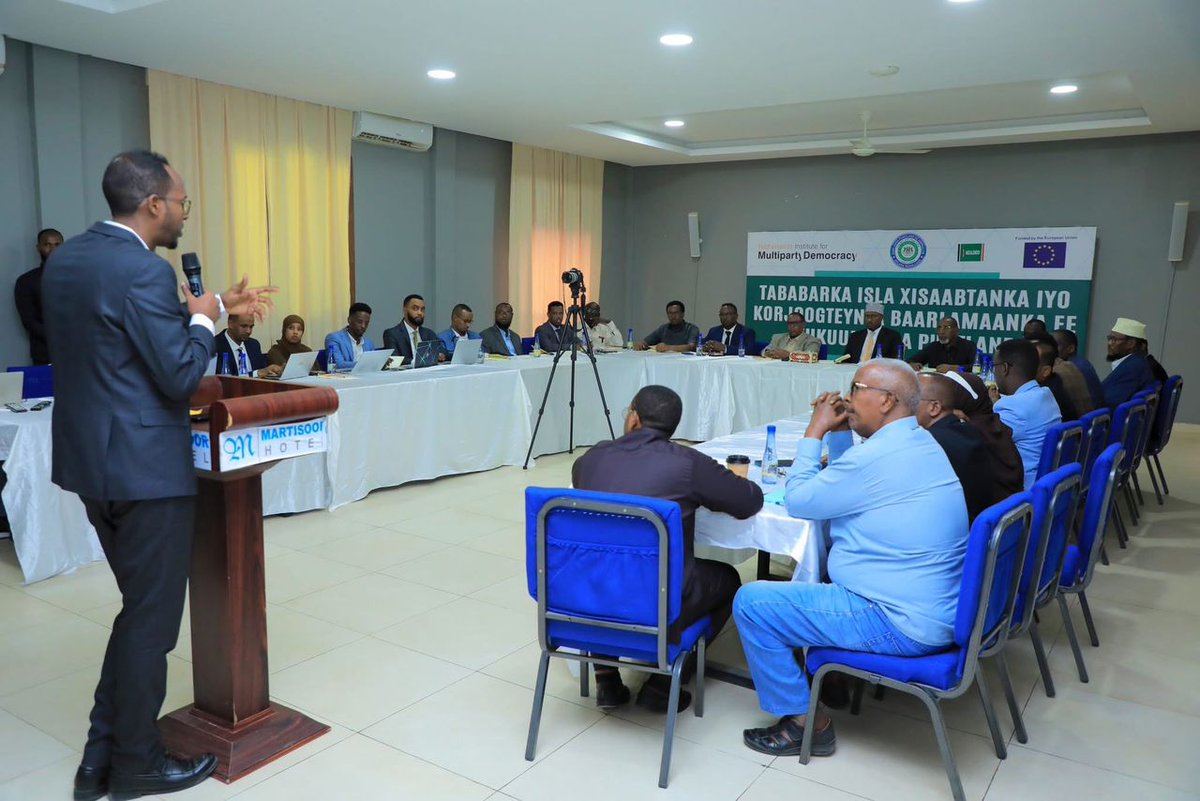 Garowe, 20 Oktoobar 2025-  Gudoomiyaha Golaha Wakiilada Dowlada Puntland <a href="/abdirisakasaid/">Abdirisak Ahmed Said</a> ayaa maanta Furay Kulan Aqoon iswaydaarsi ah oo Loo qabtay qaar ka mid ah Xildhibaan Golaha Wakiillada.