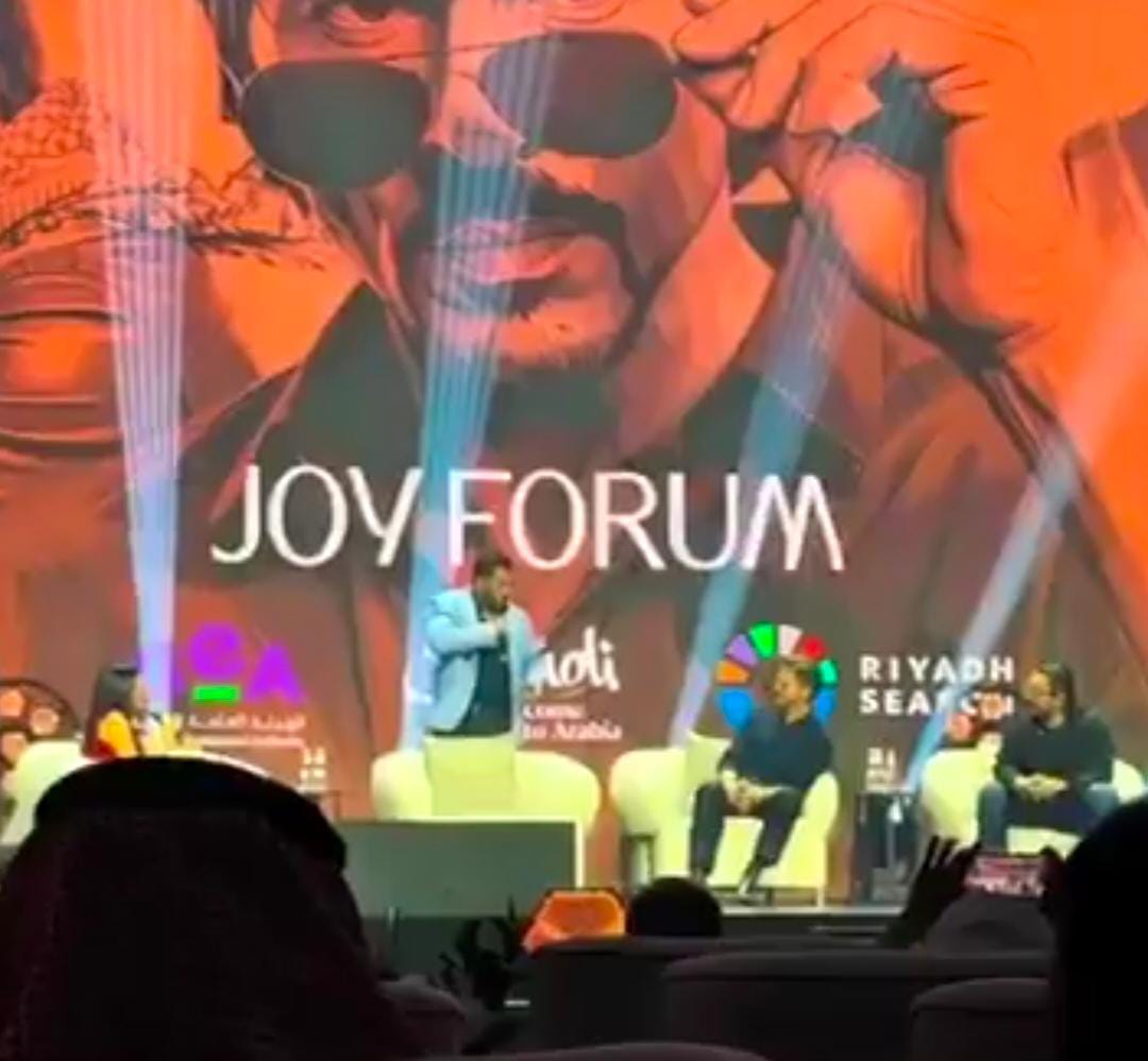 Jaiky Yadav (@jaikyyadav16) on Twitter photo सलमान खान सऊदी अरब में Joy Forum इवेंट में शामिल हुए थे, जहां उनके द्वारा दिया गया एक बयान काफी ज्यादा सुर्ख़ियों में है।
मंच पर तीनों खान एक साथ मौजूद थे, उसी बीच सलमान ने इंडियन सिनेमा की ग्रोथ और उसमें हो रहे बदलाव का जिक्र किया,
लेकिन उन्होंने बलूचिस्तान और पाकिस्तान का सलमान खान सऊदी अरब में Joy Forum इवेंट में शामिल हुए थे, जहां उनके द्वारा दिया गया एक बयान काफी ज्यादा सुर्ख़ियों में है।
मंच पर तीनों खान एक साथ मौजूद थे, उसी बीच सलमान ने इंडियन सिनेमा की ग्रोथ और उसमें हो रहे बदलाव का जिक्र किया,
लेकिन उन्होंने बलूचिस्तान और पाकिस्तान का