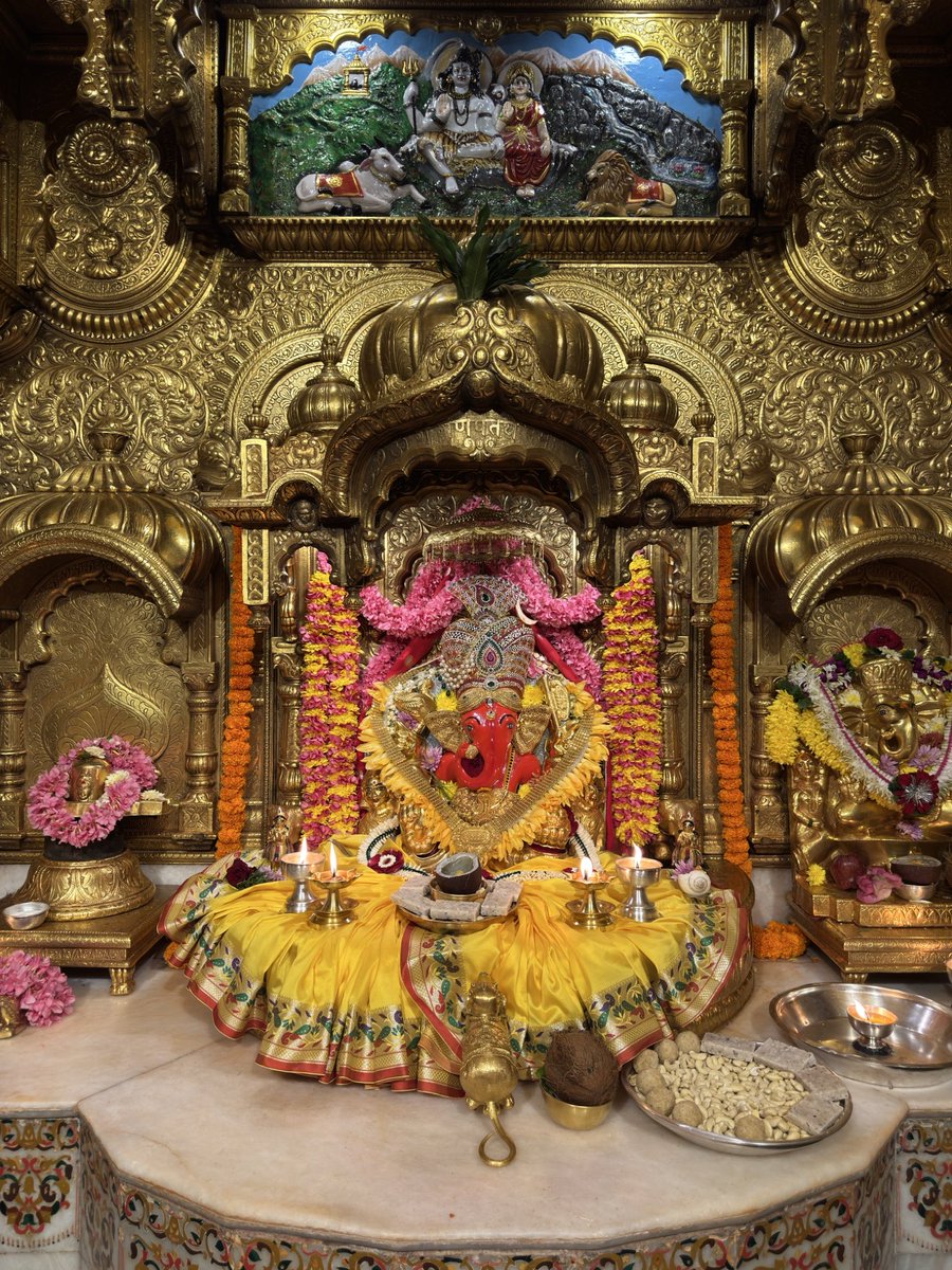 🙏 गणपती  बाप्पा मोरया 🌺मंगलमूर्ती मोरया 🙏२०/१०/२०२५
🙏Ganapati Bappa Moraya 🌺 Mangalmurti Moraya  🙏20/10/2025