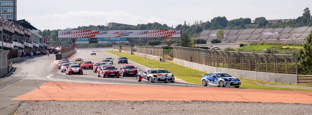 🎉 Récord de asistencia del NAPA Racing Weekend en Cheste con cerca de 25.000 espectadores. 

👉🏼 No te pierdas los detalles: cutt.ly/cr8sdJZZ