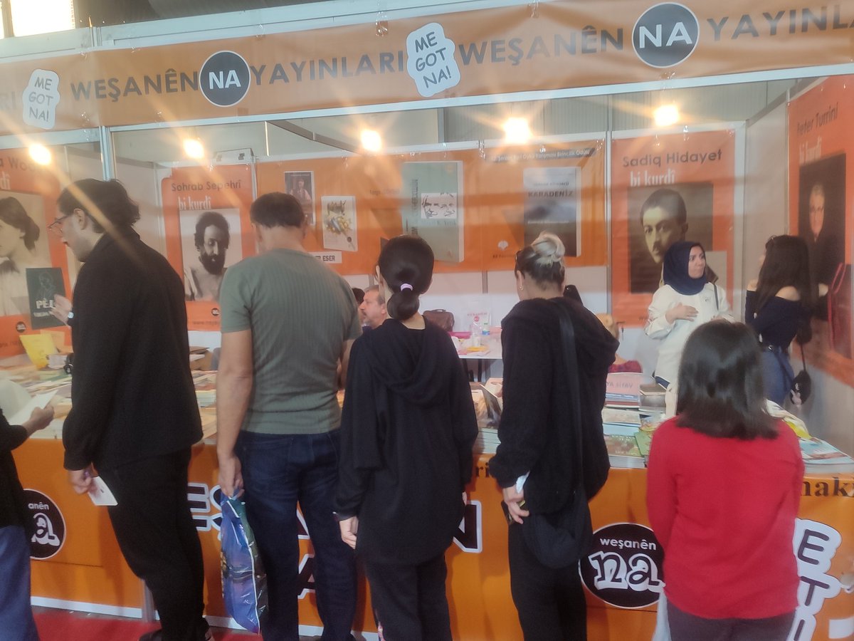 Em li Fuara Pirtûkan a Amedê ne.
Salon 2 Stand 204A
#fuar #tuyap #amed #Diyarbakır 
#weşanênna #nakitap