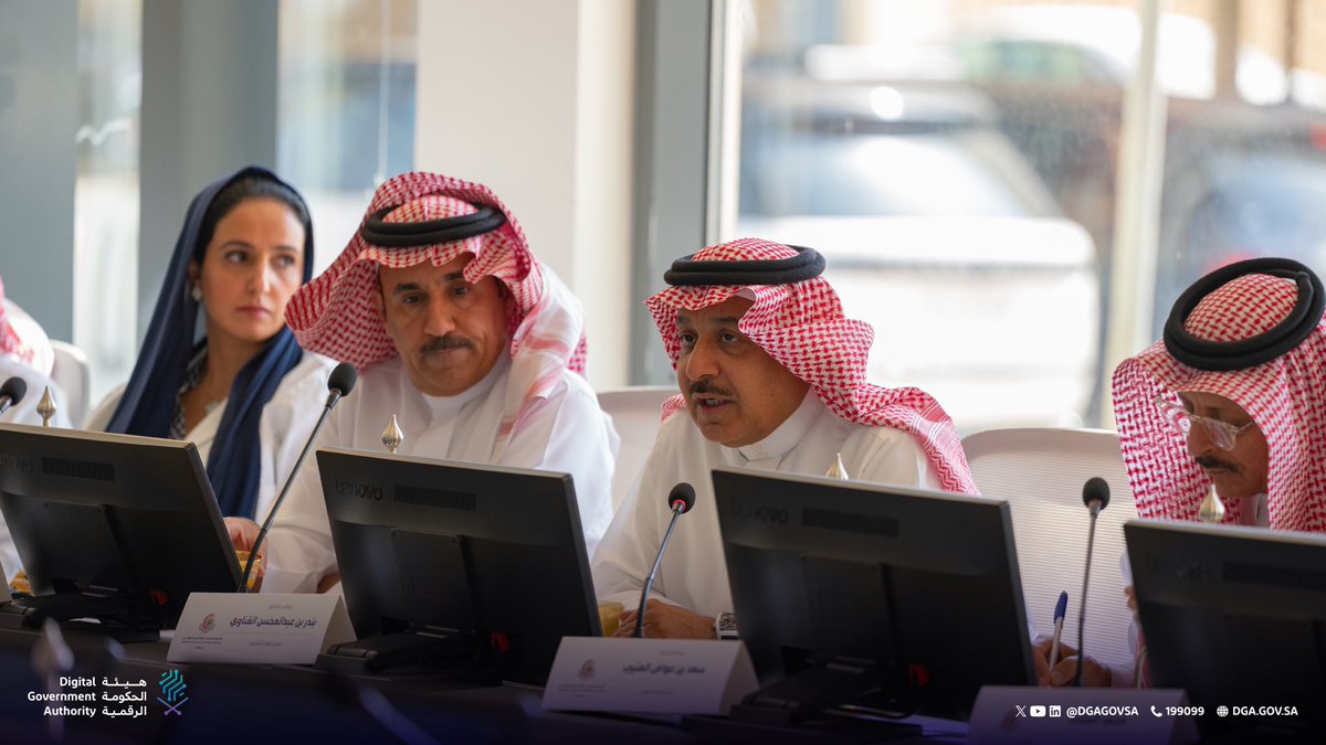DgaGovSa's tweet photo. ‍في إطار تعزيز التعاون وتبادل الخبرات..
‍زار معالي محافظ هيئة الحكومة الرقمية م. أحمد الصويان @ahmedalsuwaiyan معالي المدير العام التنفيذي للشؤون الصحية بوزارة الحرس الوطني الدكتور بندر القناوي، للاطلاع على أبرز مبادرات الابتكار الرقمي وتوظيف التقنيات الناشئة لتحسين الخدمات الصحية.