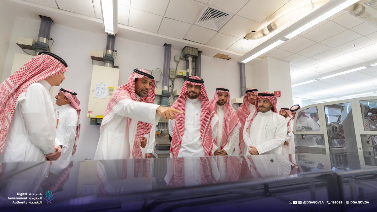 DgaGovSa's tweet photo. ‍في إطار تعزيز التعاون وتبادل الخبرات..
‍زار معالي محافظ هيئة الحكومة الرقمية م. أحمد الصويان @ahmedalsuwaiyan معالي المدير العام التنفيذي للشؤون الصحية بوزارة الحرس الوطني الدكتور بندر القناوي، للاطلاع على أبرز مبادرات الابتكار الرقمي وتوظيف التقنيات الناشئة لتحسين الخدمات الصحية.