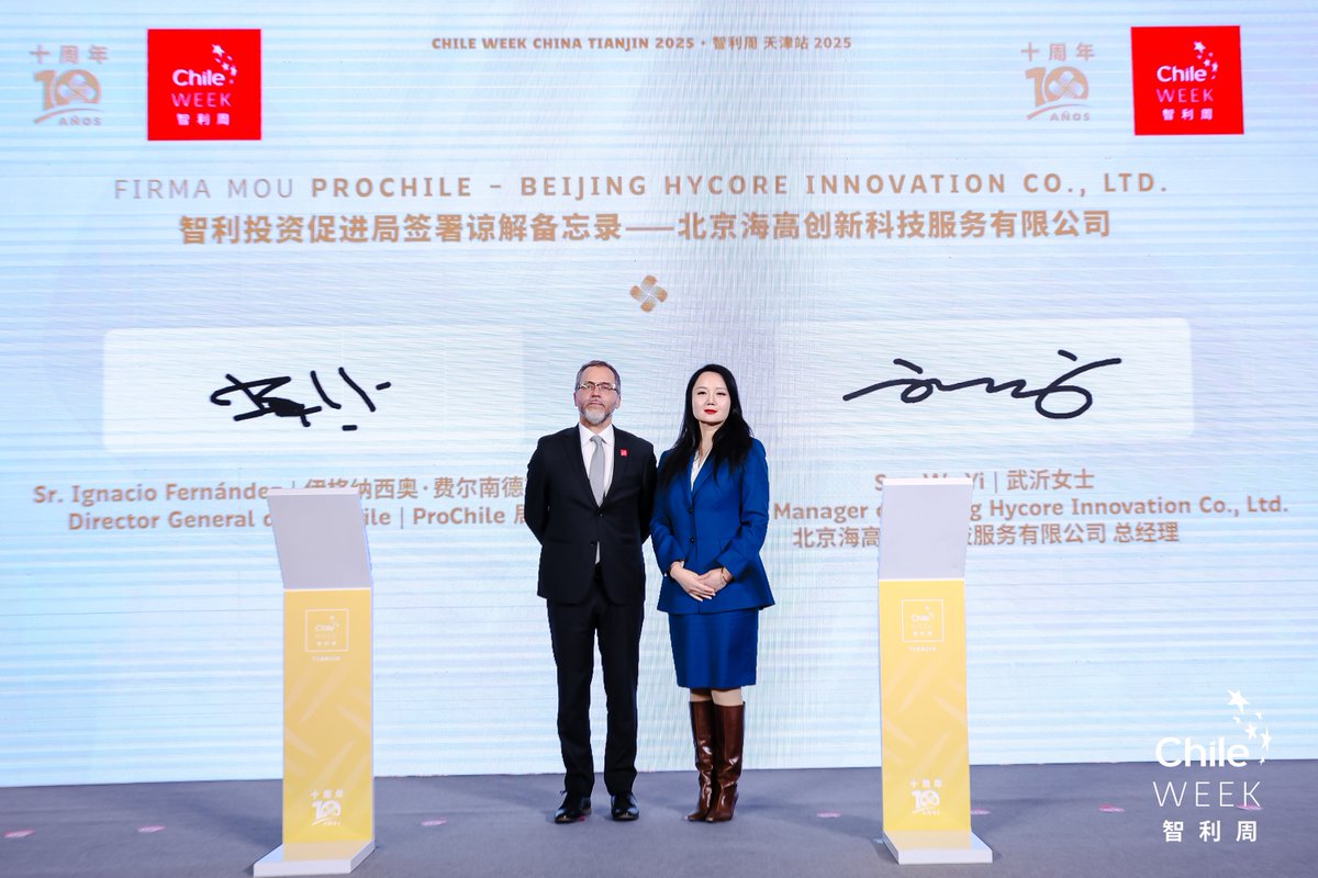 ProChile's tweet photo. Hoy el Director General, Ignacio Fernández firmó tres MoU, el primero fue con yu Lu, Vicepresidenta de #CFNA. Luego un 2° MoU con el Consejo Chino para la Promoción del Comercio Internacional, Subconsejo De Tianjin #CCPIT Tianjin. Y terminó con Beijing Hycore Innovation Co. 🇨🇳 https://t.co/kzN7s2TDqL