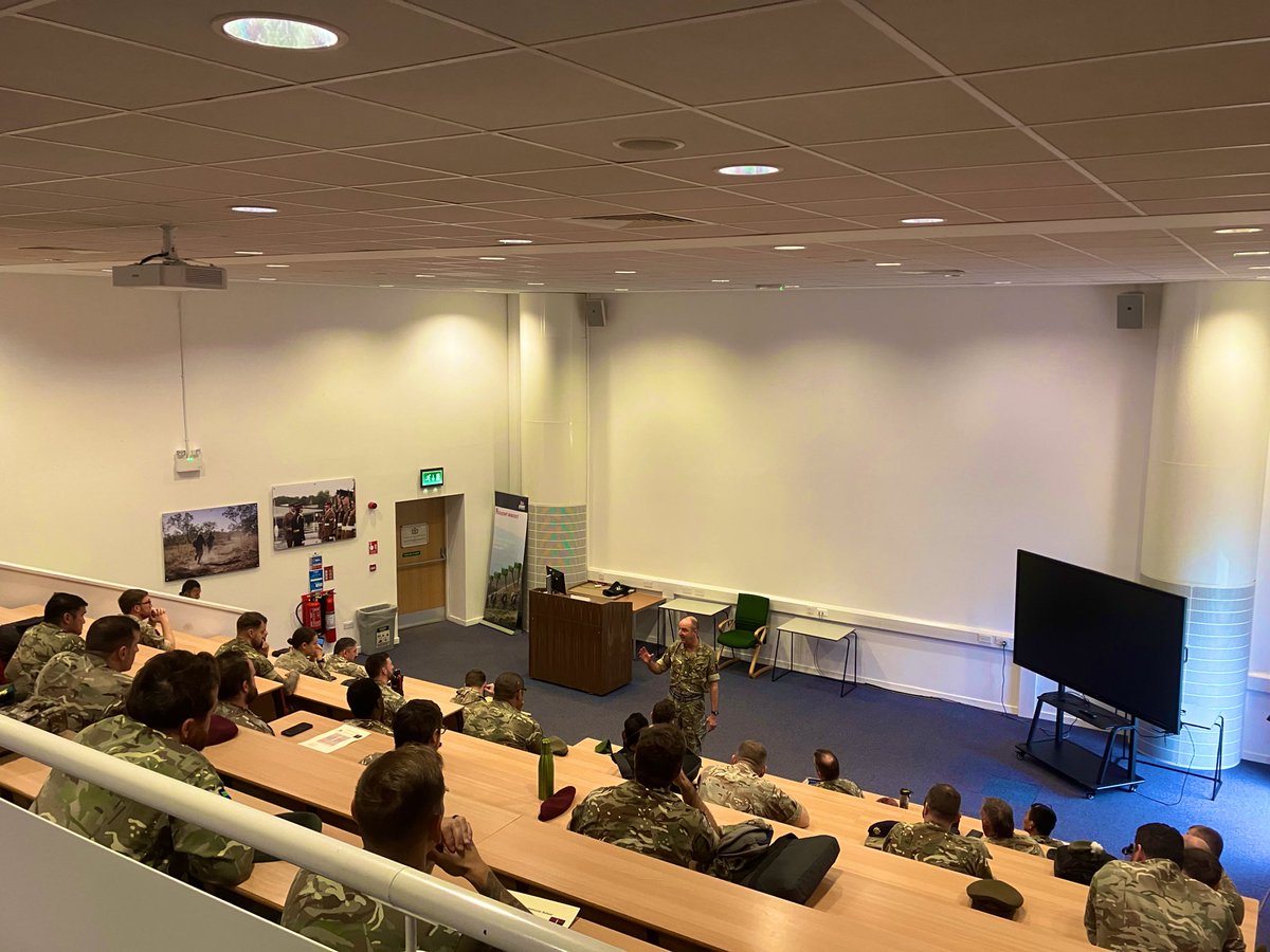 Last week, 46 Army Training Mentors achieved their Level 3 Assessing Qualification — unlocking ILM Level 5 Coaching &amp; Mentoring! 🎓

Plus, 17 passed the K Qual with the PET Team 👏

Huge congratulations 🙌 

#ArmyInstructorSchool #SoldierAcademy #ArmyInstructors #BritishArmy