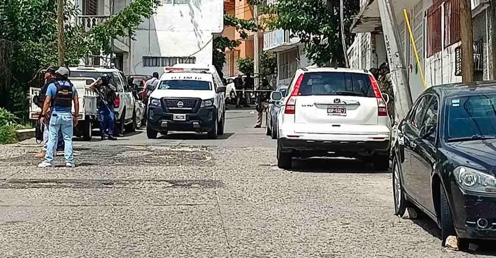 elsurdeguerrero's tweet image. #Principal|⭕️Siete muertos el fin de semana, uno en balacera con federales en #Acapulco

Mataron a una encuestadora del Inegi en Azoyú el viernes, a tres hombres en #Zihuatanejo entre ese día y el domingo y ayer a otro en #Chilpancingo
#violencia #Guerrero
suracapulco.mx/siete-muertos-…