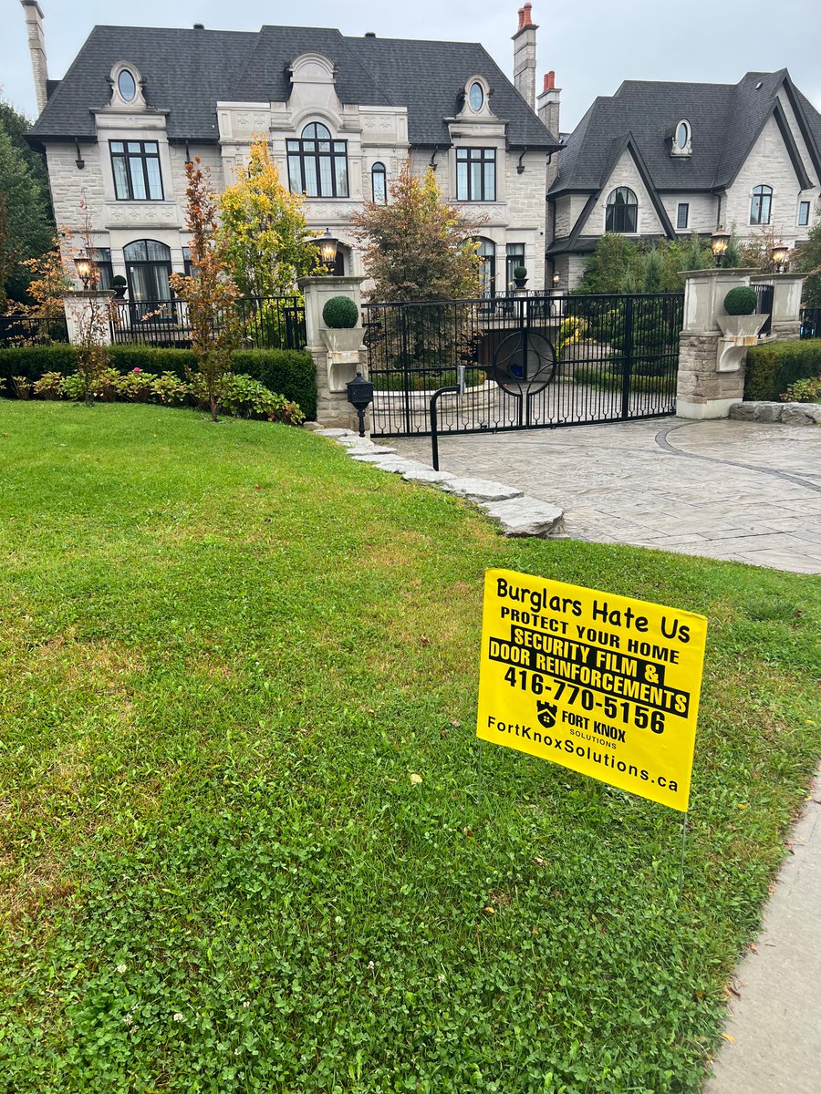 fortknoxsolutio's tweet image. 🌟 Big milestone!
Just placed my first Fort Knox Solutions lawn sign for a client. 🏡
Feels great helping Toronto homeowners protect what matters most. 🛡️

#FortKnoxSolutions #TorontoHomeSecurity #HomeSafety