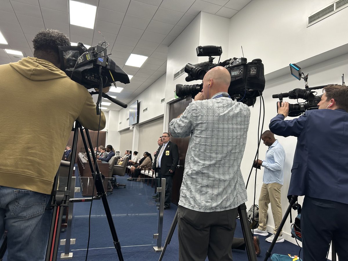 will_doran's tweet image. NC Redistricting committee kicking off this morning with @DanielforSenate presiding and just about every media outlet in the state here.
Sen. @RalphHise says he and other Republicans are doing this explicitly as a “political arms race” for 2026 #ncpol