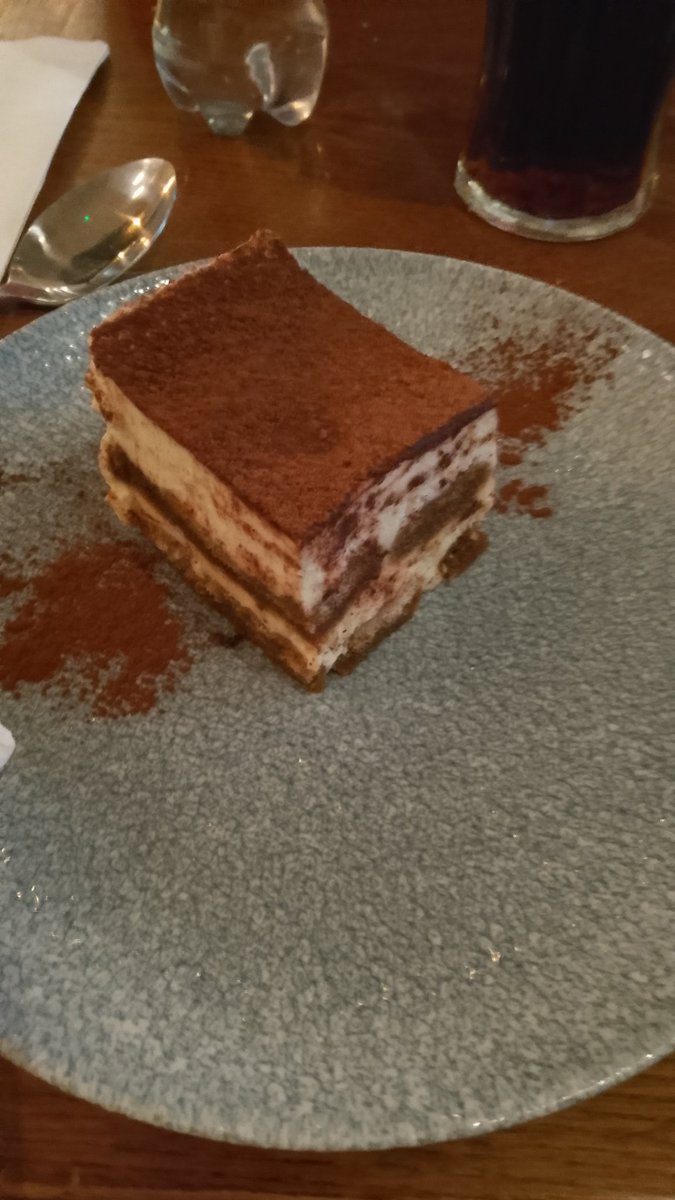 Went to Bella Italia after the run yesterday and had lentil Ragu which was 10/10 but also my favourite, tiramisu 100/10. I need more!!! 😋