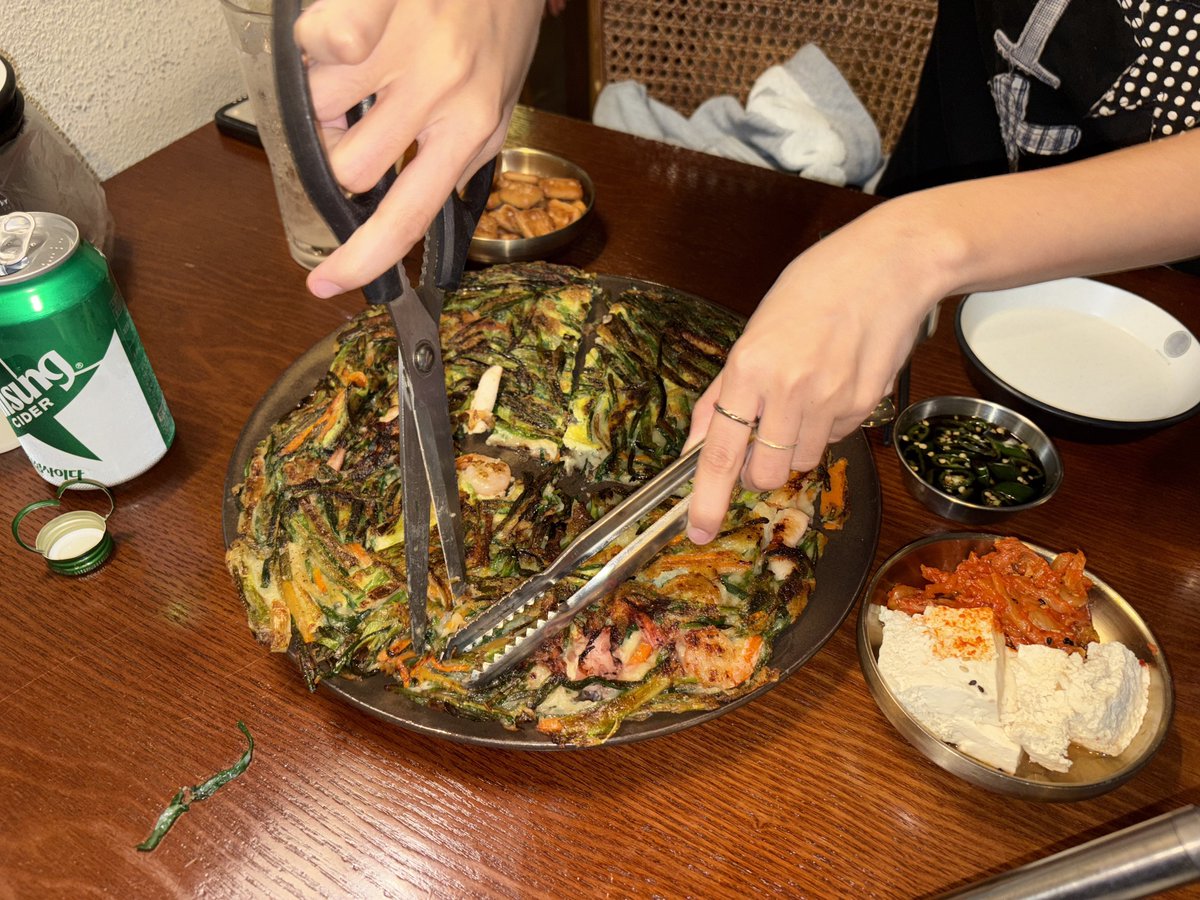 근황
오랜만에 익산에 다녀왔고요 
앞에 분은 원도어예요….