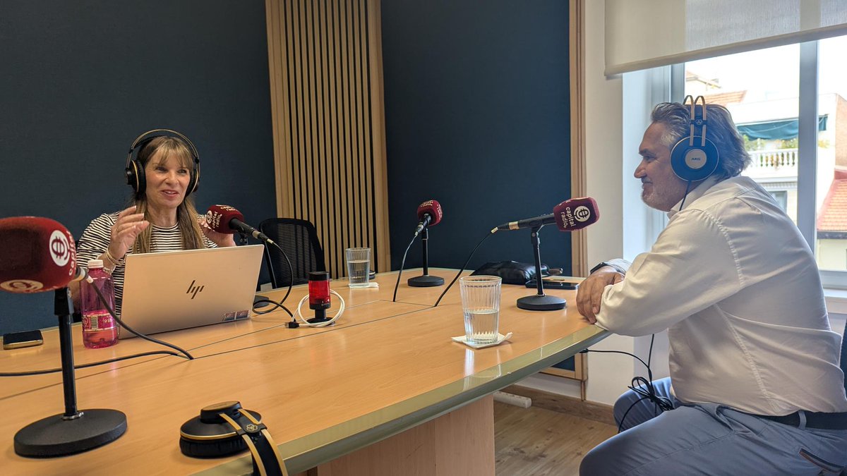 Hoy me entrevistaron por los 10 años de anda CONMiGO y recordé que el día que firmamos la primera franquicia fue como lanzarse al vacío. 

No se trataba de abrir un centro más, sino de dejar que otra persona representara nuestra marca, nuestra forma de trabajar, nuestros valores.