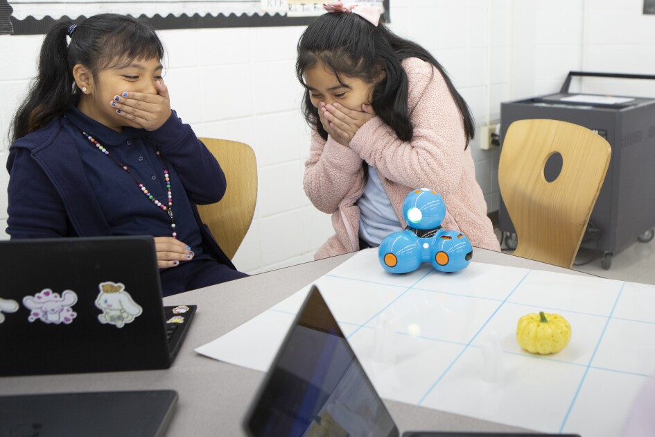 AI Is Picking Up Speed. Are Schools Keeping Pace? edweek.org/technology/ai-…