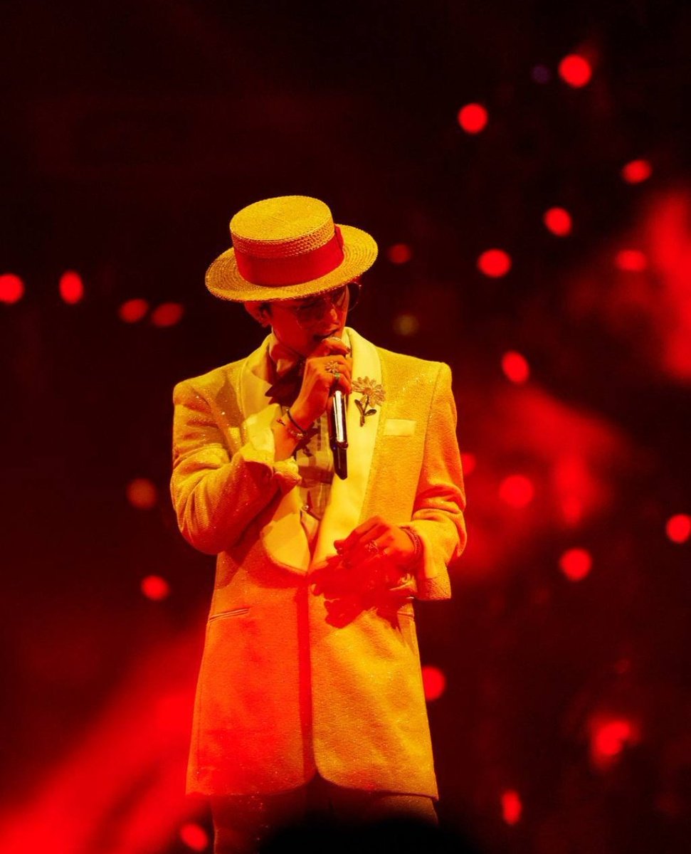 bigbangeuro's tweet photo. The man, the myth, the legend!

I vote #GDRAGON for #2025MAMAVOTE https://t.co/OQnuxn6PA5