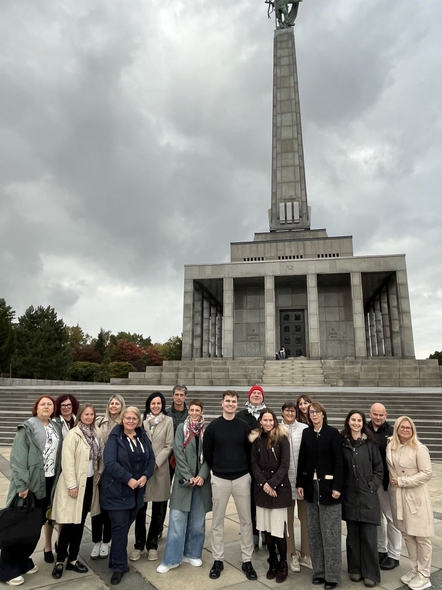 aontas's tweet image. Our European Projects Coordinator, 𝗟𝗮𝗿𝗶𝘀𝗮 𝗦𝗶𝗼𝗻𝗲𝗿𝗶𝘂, represented AONTAS at a national adult learning conference in Bratislava 🌍. She shared inspiring Irish NEAAL examples showing how learning thrives beyond classrooms! 📚 

#AdultLearning #NEAAL #CommunityEducation