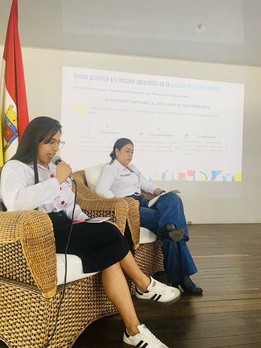 #Conversatorio | El municipio de #SanAntonioDelTequendama presentó la buena práctica “Seguimiento integral a los planes de mejoramiento: seguimos, acompañamos y transferimos”, liderada por la jefe OCI Elizabeth Rodríguez. Una estrategia que garantiza resultados sostenibles. 💡👏