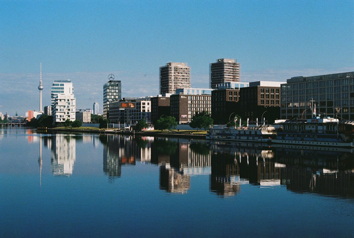 the film 🤝 the photos