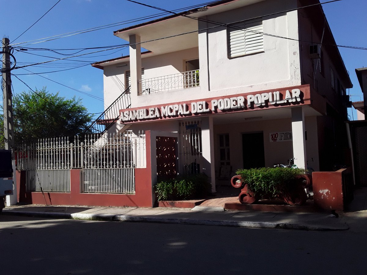 BautaPoder's tweet image. 💪🇨🇺❤️Trabajadores de la Asamblea Municipal del #PoderPopular de #Bauta en trabajo voluntario el pasado sábado. Embelleciendo para celebrar. 
#UnidosXCuba #100AñosConFidel #15AñosArtemisa #GobiernoMunicipal @GobiernoArt