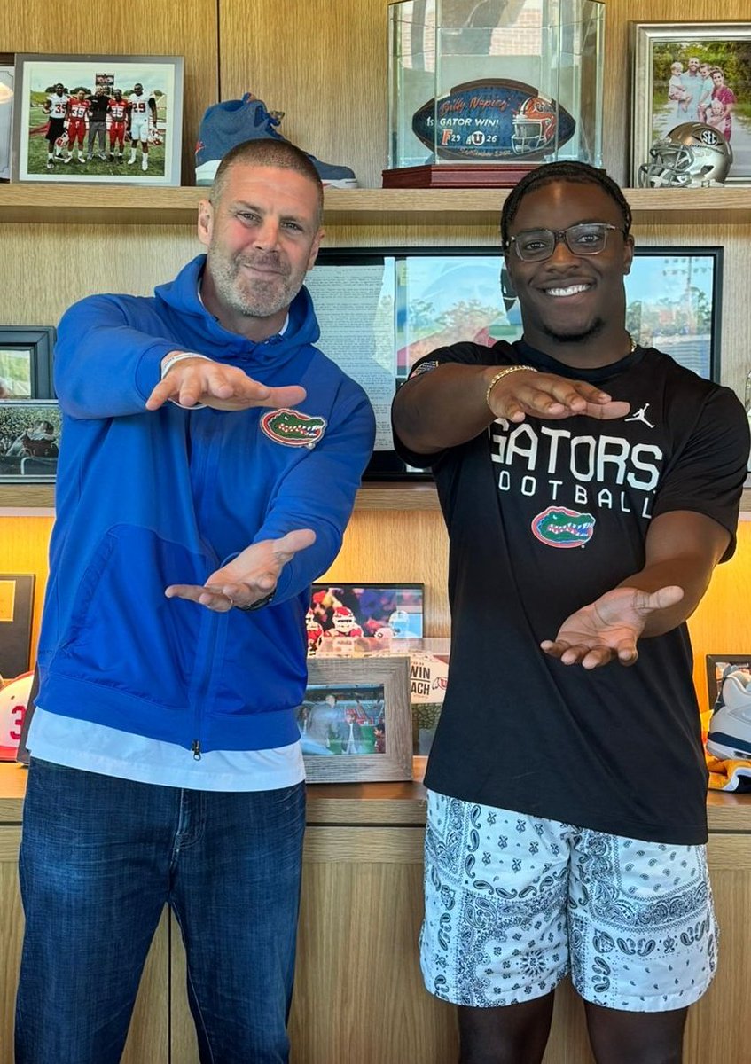 byronlouis_'s tweet image. Thank you Coach Nap, for the opportunity. I wish you and your family all the best🙏🏾 #blessed #weBelieve #GoGators 🧡💙🐊 @coach_bnapier