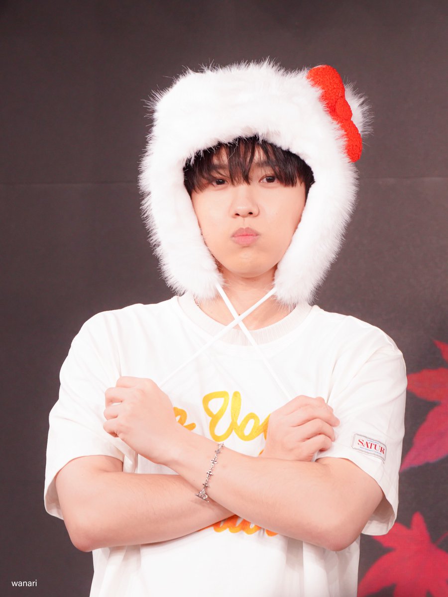 100___wanari's tweet photo. 2025.10.13
도쿄
종환 랑 고양이 🐈 
#FAVE1 #페이브원 #종환 #조나리 #조날 #JongHwan  
@100per_jonari @FAVE1_official https://t.co/tZxtx7AwmQ