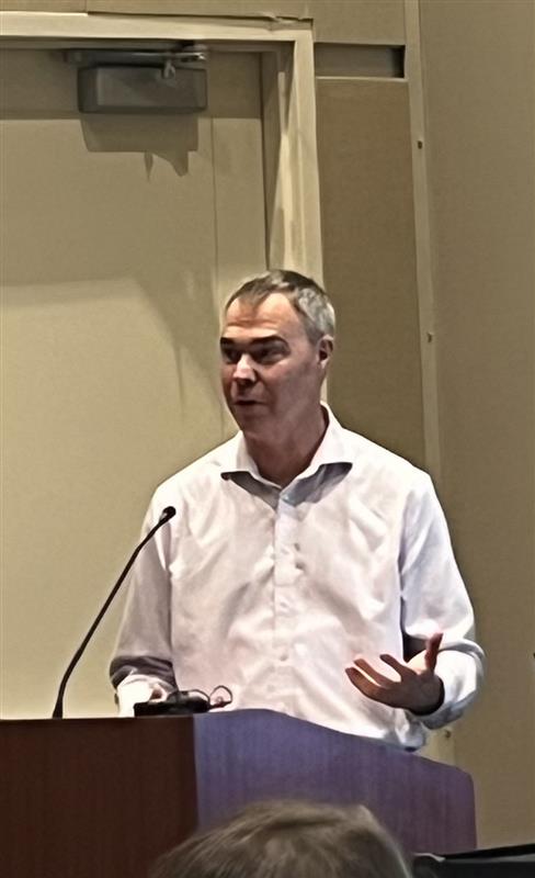 Rob Mapes, AgeOptions VP of Health Collaborations &amp; Innovations, and Bailey Huffman, Director of the Coordinated Care Alliance, presented “Harnessing the Community Care Hub: Positioning the Aging Network for Contracting Success” at the Illinois Department on Aging Conference.