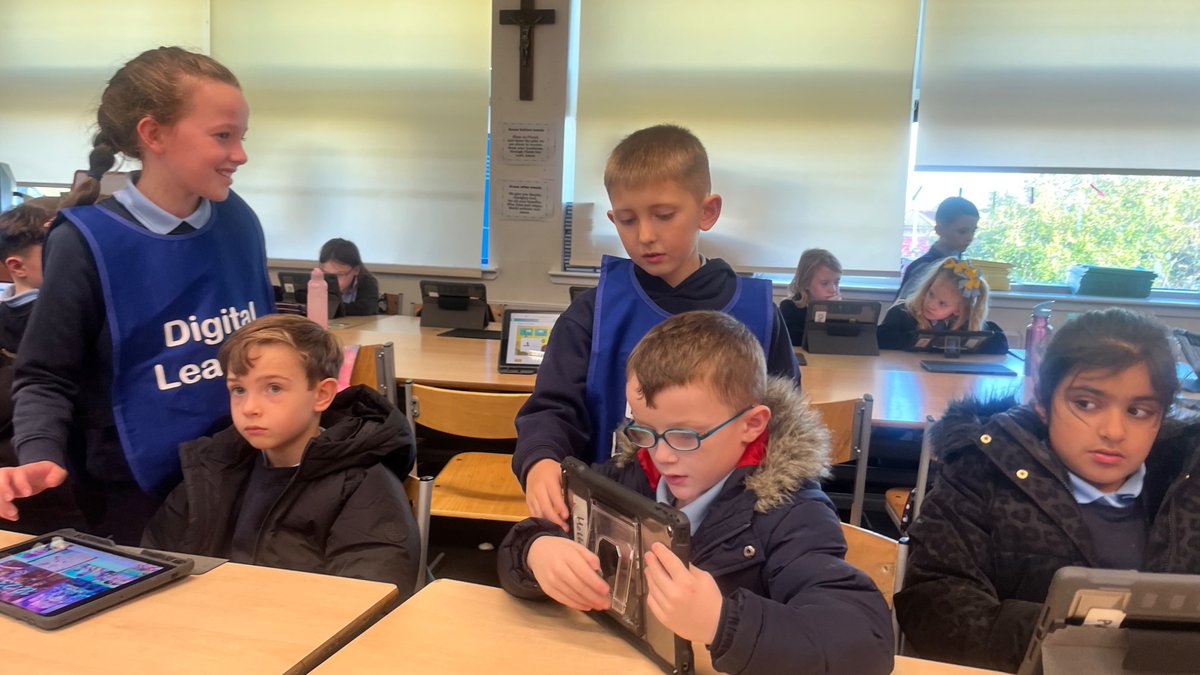 StBernardsPS's tweet image. 🥕💻 P2 & P3 Coding lunchtime club had a blast harvesting veggies in @codeorg 🌾 using directions, instructions & loop blocks to code. Fabulous leadership from our #DigitalPAT! 👏 #EUCodeWeek @CodeWeekEU @DL_for_All