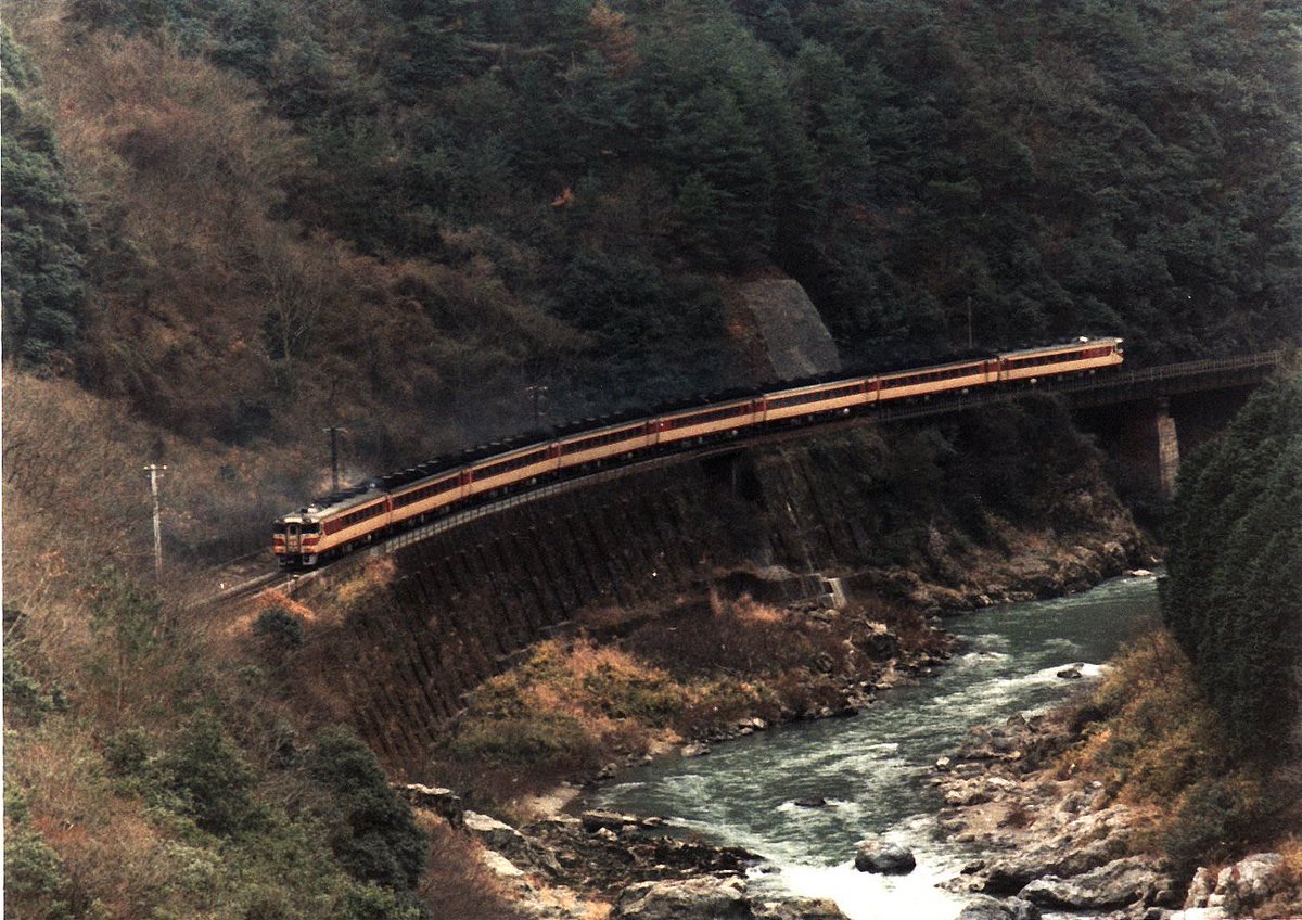 #急に懐かしいものを無言で投稿する見た人も良ければやりませんか