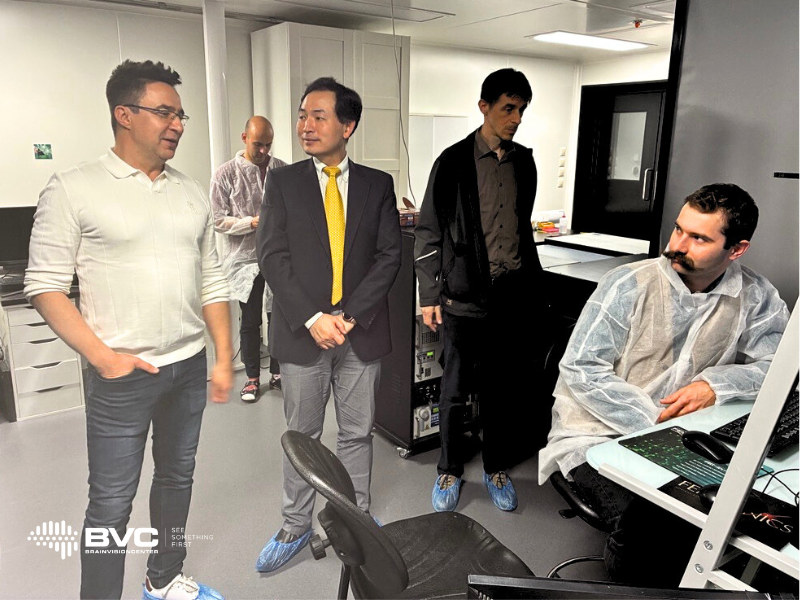 BVC2021's tweet photo. Dr. Jongmo Seo, Professor of Ophthalmology and Biomedical Engineering at Seoul National University, received an Honorary Doctorate from Pázmány Péter Catholic University today. https://t.co/c7sGre2MG0